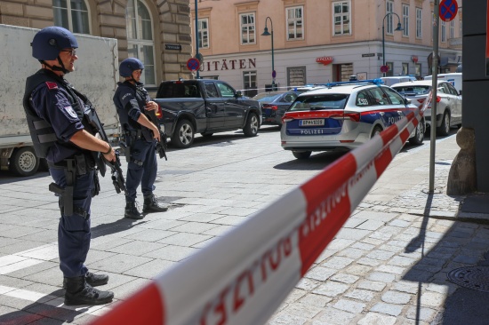 Bombendrohung: Groeinsatz der Polizei in Linz-Innere Stadt