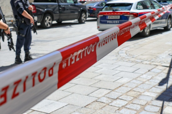 Aufregung um versehentlichen Schuss aus Sturmgewehr bei Bombendrohungseinsatz in Linz-Innere Stadt