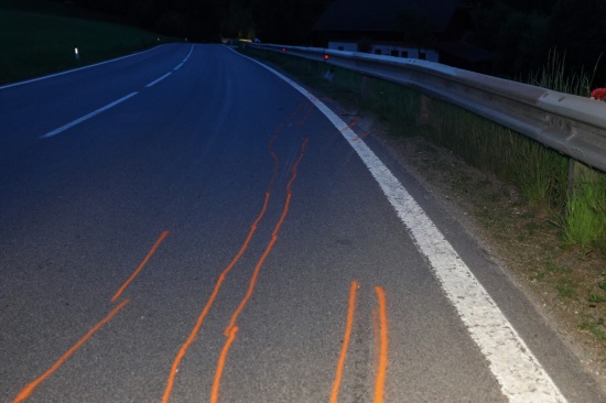 Motorradlenker (20) bei schwerem Unfall auf Scharnsteiner Strae in Gschwandt tdlich verunglckt