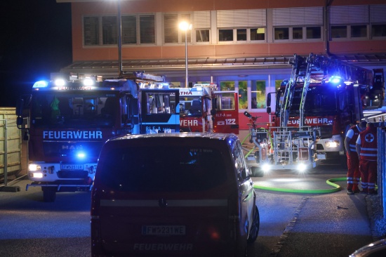 Brand in einem Schulgebude in St. Agatha erforderte greren Einsatz von fnf Feuerwehren