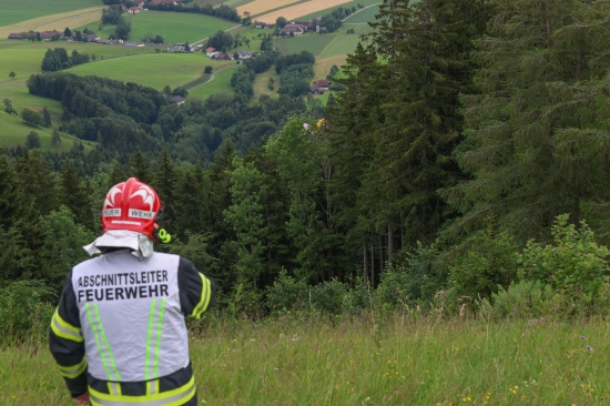 Paragleitunfall: Paragleiter am Ziehberg in Inzersdorf im Kremstal vom Baum gerettet