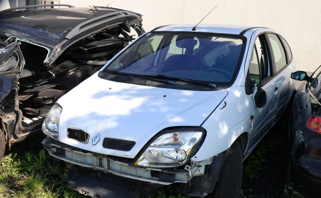 "Problemburschen": Zehnjährige Buben mit Schrottauto für Übungszwecke der Feuerwehr auf Spritztour