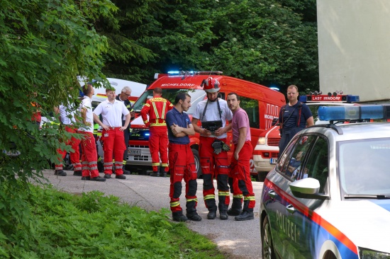 Suchaktion nach abgestrztem Paragleiter am Hirschwaldstein in Micheldorf in Obersterreich