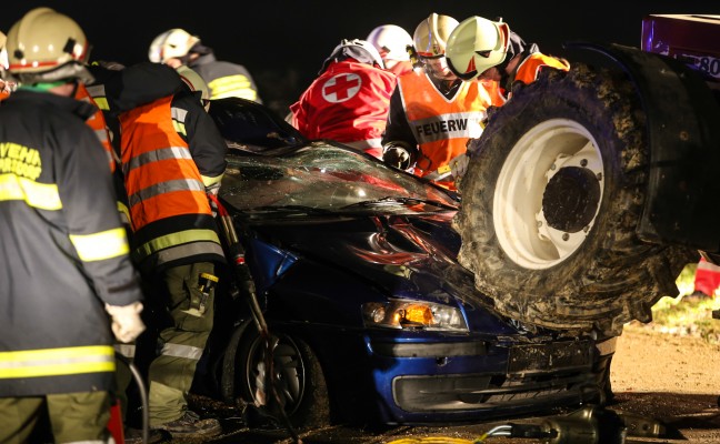 Feuerwehr und Rotes Kreuz bten in Sipbachzell gemeinsam fr den Ernstfall