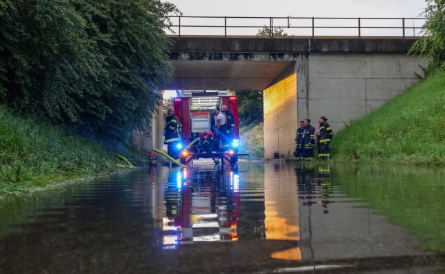 Gewitterfront: Heftiges Unwetter sorgte fr rund 330 Einstze der Feuerwehren in Obersterreich