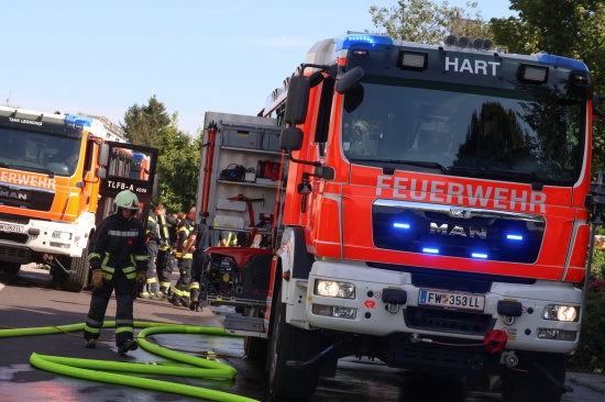Ausgedehnter Wohnungsbrand in einer Wohnanlage in Leonding sorgte fr Einsatz dreier Feuerwehren