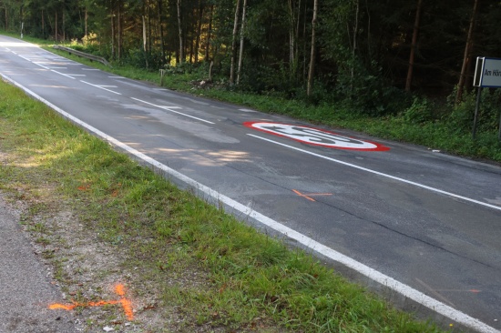 Tdlicher Verkehrsunfall: Autolenker (29) bei PKW-berschlag in Tiefgraben aus Fahrzeug geschleudert