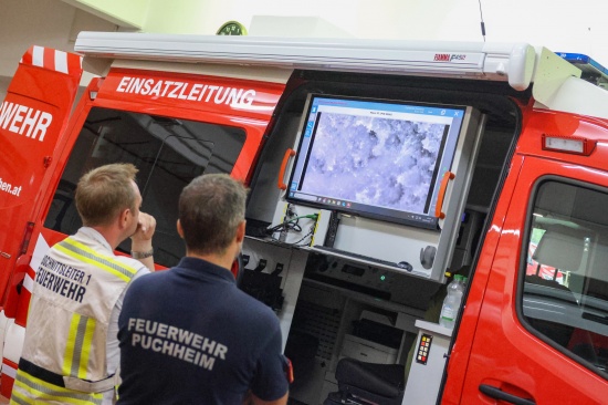 Erleichterung: Abgngiger Pensionist (82) spazierte bei Suchaktion in Attnang-Puchheim zur Feuerwehr