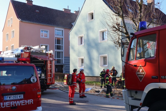 Brand in einer Dachgeschowohnung eines Mehrparteienwohnhauses in Wels-Vogelweide