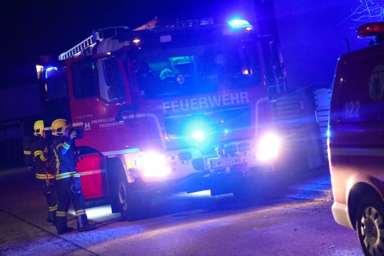 Schnelle Entwarnung nach gemeldetem Brandgeruch in einem Wohnhaus in Wels-Lichtenegg