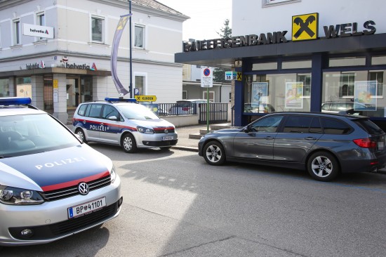 Bankangestellte in Wels-Neustadt mit Messer verletzt