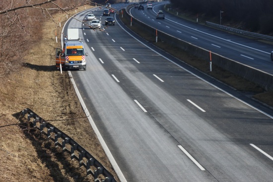 Verkehrsunfall auf Westautobahn bei Berg im Attergau