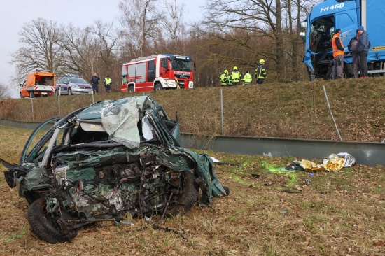 T�dlicher Frontalcrash: Autolenker auf Steyrer Stra�e bei Kronstorf t�dlich verungl�ckt
