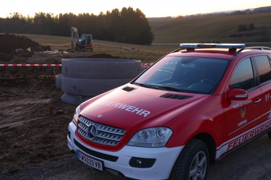 Arbeiter verschttet: Zwei Tote bei schwerem Unfall bei Grabungsarbeiten auf Baustelle in Gampern