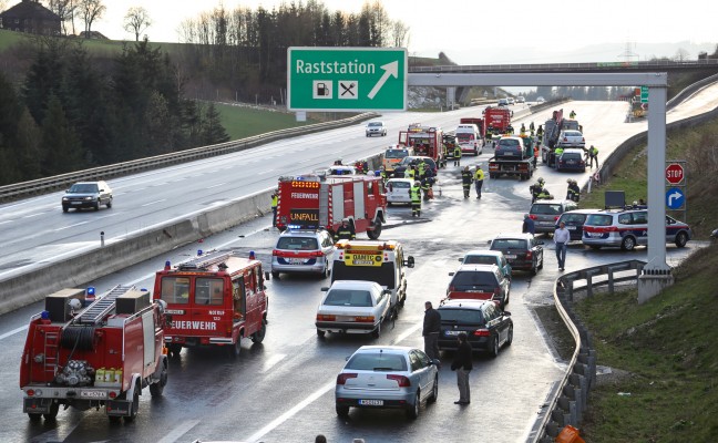 13 Verletzte bei Seriencrash auf der Innkreisautobahn bei Aistersheim