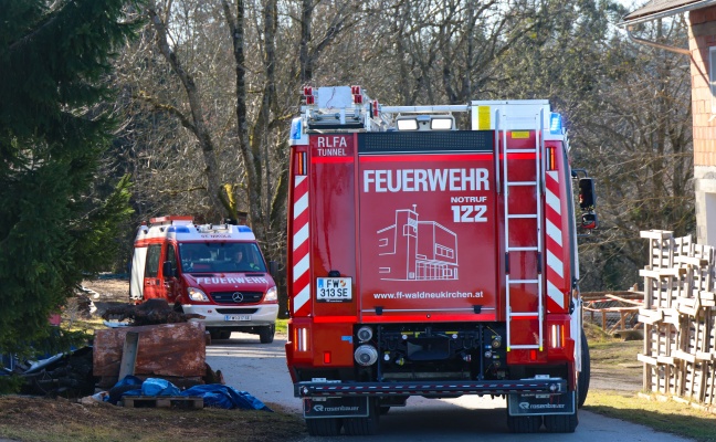 Personenrettung in Waldneukirchen: Mann drohte zur Gnze in Gllegrube zu strzen