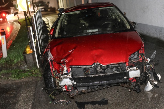 Personensuche nach Verkehrsunfall auf Pyhrnpass Strae bei Micheldorf in Obersterreich