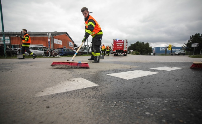 lspur ber einen Kilometer Lnge auf der Wiener Strae bei Marchtrenk
