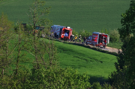 Person in Taiskirchen im Innkreis bei landwirtschaftlichen Arbeiten in Miststreuer eingeklemmt