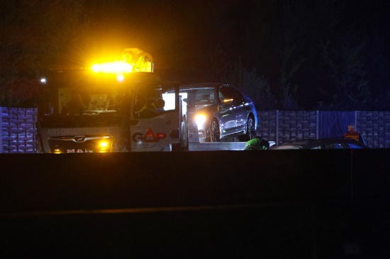 Sperre der Westautobahn nach Unfall zwischen zwei PKW bei Sattledt