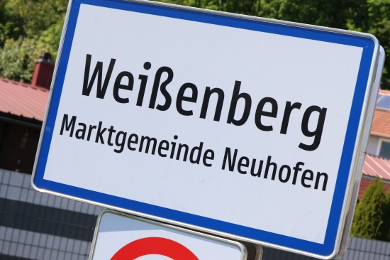 Griller brannte: Einsatzkrfte zweier Feuerwehren zu Gebudebrand nach Neuhofen an der Krems gerufen