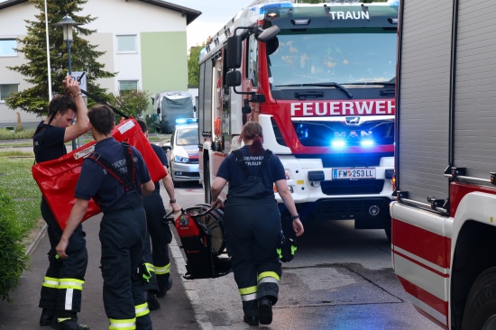 Angebranntes Kochgut: Einsatzkrfte zu gemeldetem Brand in mehrstckigem Haus in Traun alarmiert