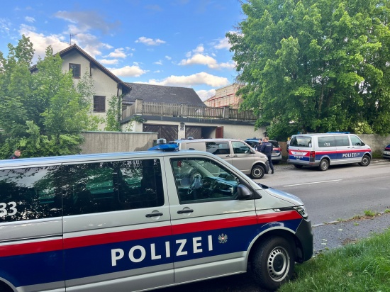 Grerer Polizeieinsatz nach Einbruchsversuch in Ried im Innkreis