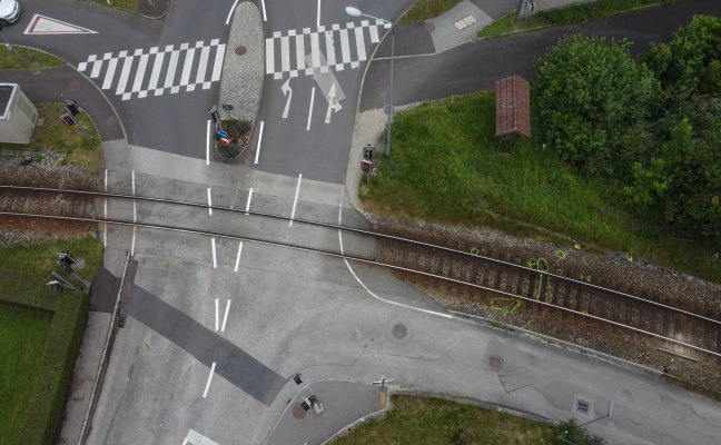 Bahnbergang: Sechsjhriger in Ottensheim von Regionalzug erfasst und tdlich verletzt