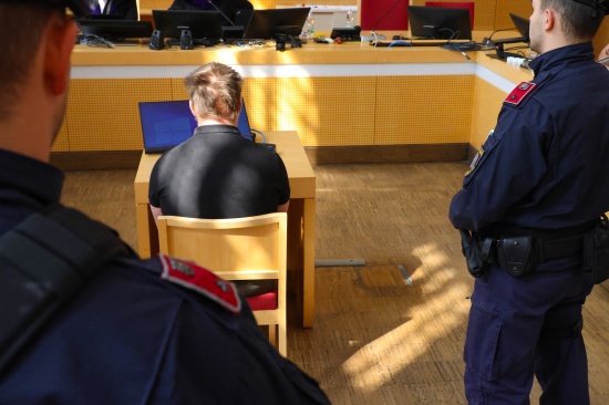 Mordversuch mit Mistgabel: Prozess am Landesgericht Wels nach Streit in Betreuungseinrichtung