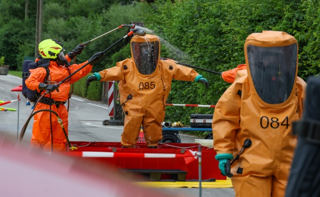Chlorgasaustritt: Gro�einsatz der Feuerwehr bei Freibad in St. Martin im Innkreis