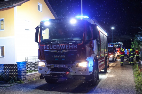 CO-Alarm: Ausgasende Holzpellets sorgten f�r Einsatz der Feuerwehr in einem Wohnhaus in Gunskirchen