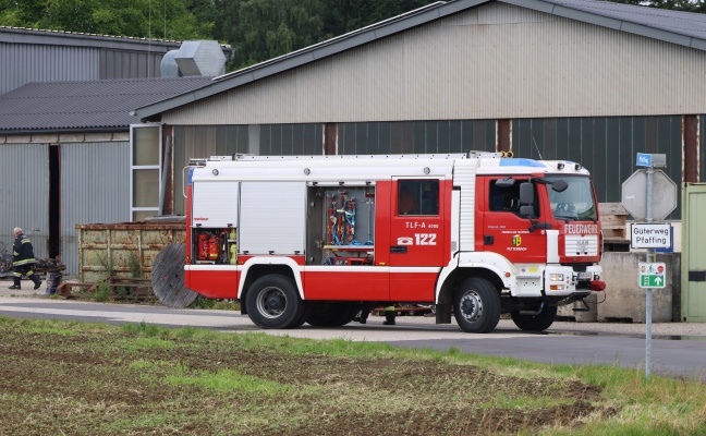 Sechs Feuerwehren bei Gasflaschenbrand in einer Werkst�tte in Pettenbach im Einsatz