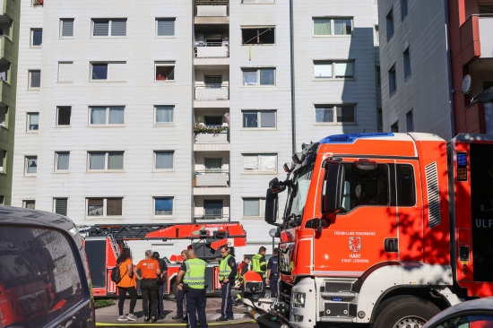 Wohungsbrand in Leonding: Person aus f�nftem Stock gerettet - Hund �berlebte Brand nicht