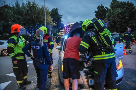 Brand im Motorraum eines PKW sorgte f�r Einsatz der Feuerwehr in Marchtrenk