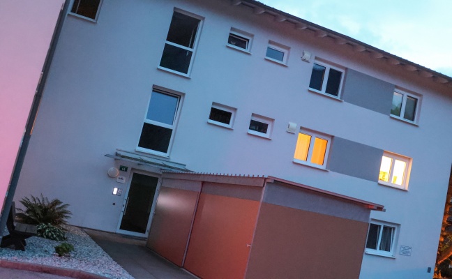 Brand in einer Wohnung eines Mehrparteienhauses in Gr�nau im Almtal