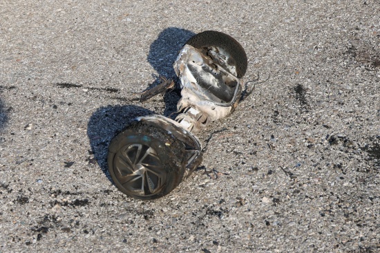 Einsatzkr�fte zweier Feuerwehren zu Brand eines Fahrzeuges in einer Garage in Kronstorf alarmiert