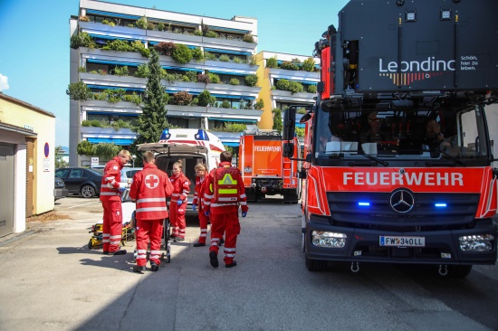 Angebranntes Kochgut: Drei Feuerwehren bei gemeldetem Brand in Leonding im Einsatz
