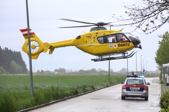 Rettungshubschraubereinsatz nach Sturz beim Einsteigen in Hörsching