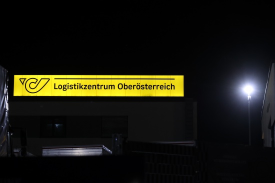 Brand einer Batterie bei einem Logistikzentrum in Allhaming l�ste Einsatz zweier Feuerwehren aus