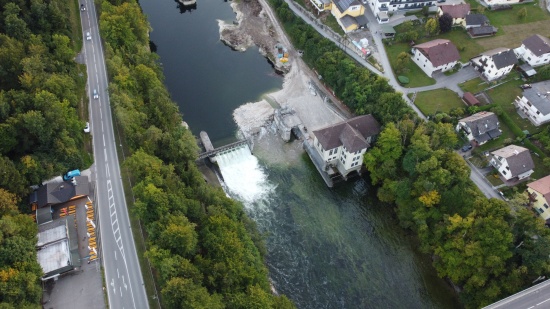 Schnorchelunfall in Roitham am Traunfall: Vier teils Schwerverletzte beim Schnorcheln in der Traun 