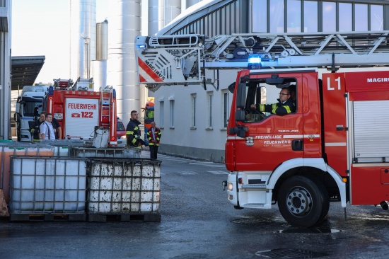 Brandeinsatz bei einem Unternehmen in Wels-Vogelweide