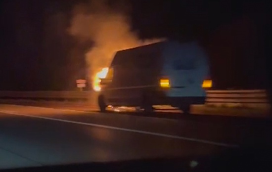 Einsatz zweier Feuerwehren bei Brand eines Kleintransporters auf der Westautobahn bei Sipbachzell