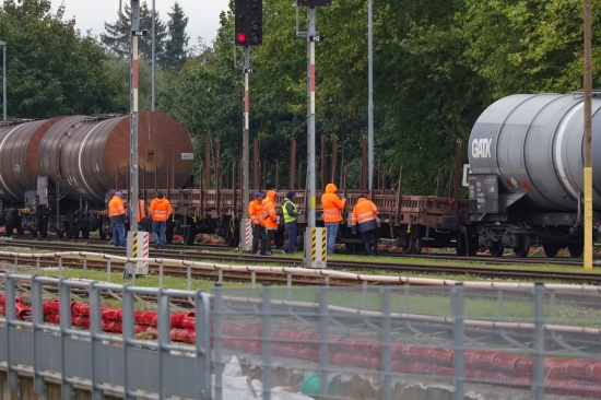 G�terzugwaggon entgleist: Innkreis- und Hausruckbahn nach Unfall bei Ried im Innkreis unterbrochen