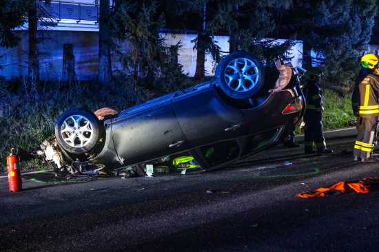 T�dlicher Verkehrsunfall: Autolenker starb bei folgenschwerem Unfall auf Eferdinger Stra�e in Fraham