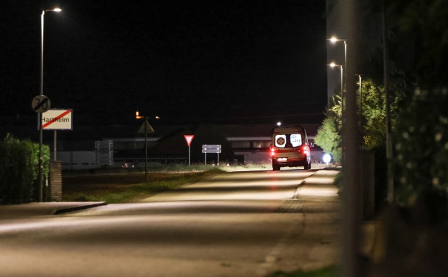 Einsatzkr�fte zu Personenrettung aus "misslicher Lage" nach Alkoven alarmiert