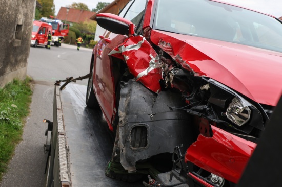 Auto gegen Geb�udeeck: Vermeintlicher Brand in Micheldorf in Ober�sterreich war Verkehrsunfall