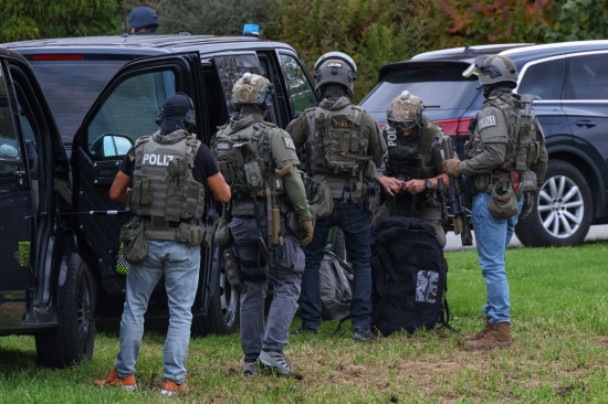 Cobraeinsatz: Polizeigro�aufgebot bei Bauernhof in Vorchdorf im Einsatz