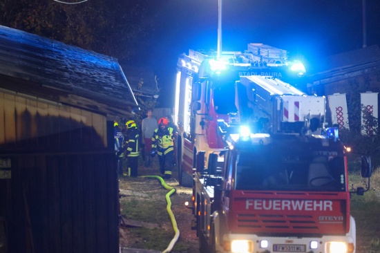 Feuerwehr bei Brand eines Misthaufens bei einem Bauernhof in Stadl-Paura im Einsatz