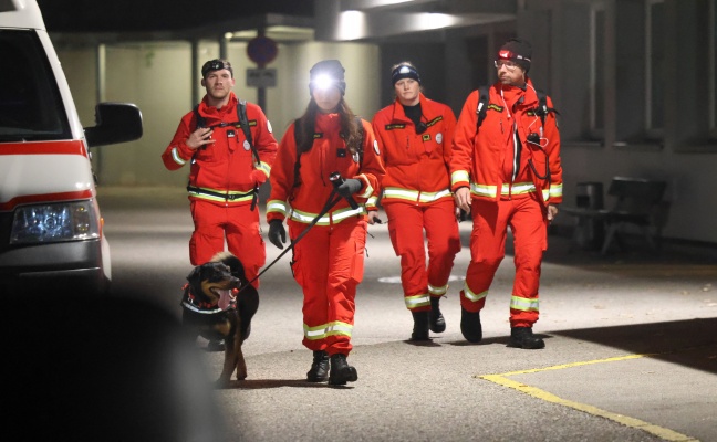 Such- und Rettungshunde bei Suche nach abg�ngiger Person aus Altenheim in Leonding im Einsatz