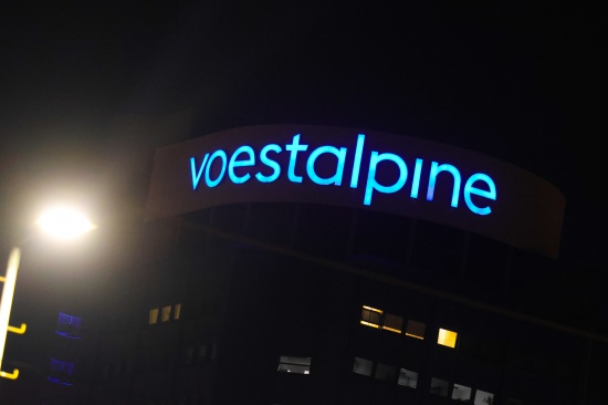 T�dlicher Arbeitsunfall: Arbeiter (49) auf Baustelle in Linz unter Betonelement eingeklemmt